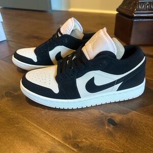 Nike Air Jordan 1 women’s size 9